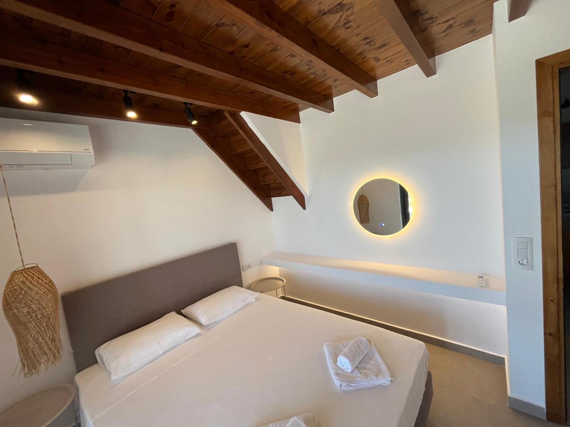 Cato Agro 3, Seafront Villa With Private Pool Afiártisz Kültér fotó